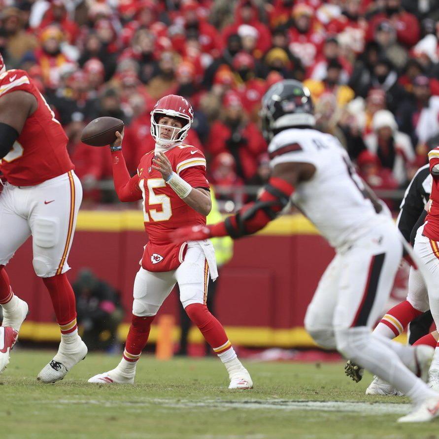 Mahomes and Kelce help Chiefs to a 23-14 win over Texans and another AFC title game trip